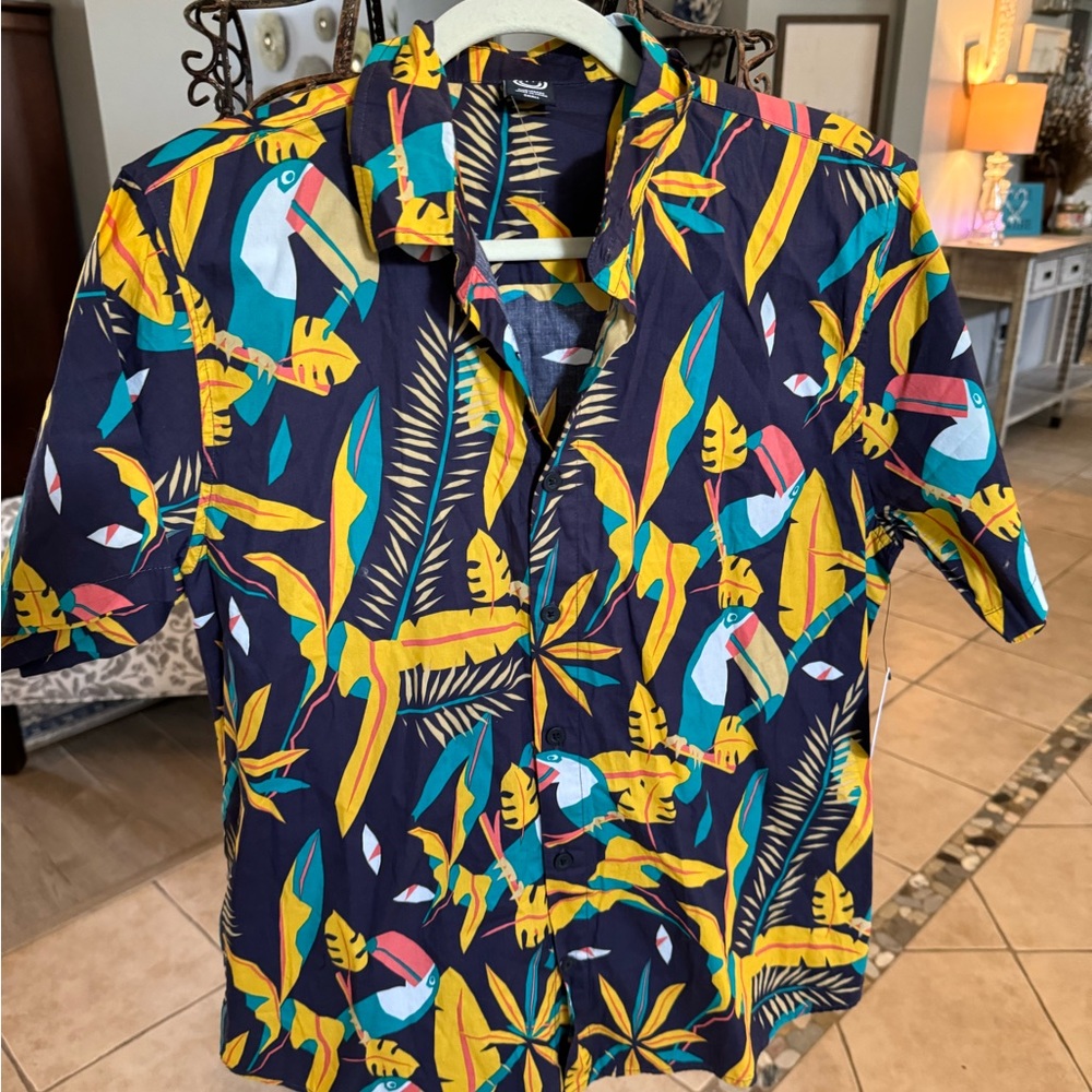 NWT Men's Neff Dark Purple floral Toucan cotton Hawaiian shirt Small
